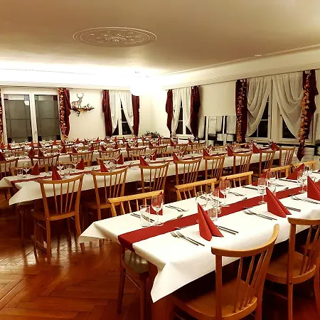 Gasthaus Rossli 호텔 *